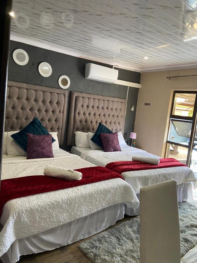 Nsuku Bed And Breakfast Thulamahashi Ngoại thất bức ảnh
