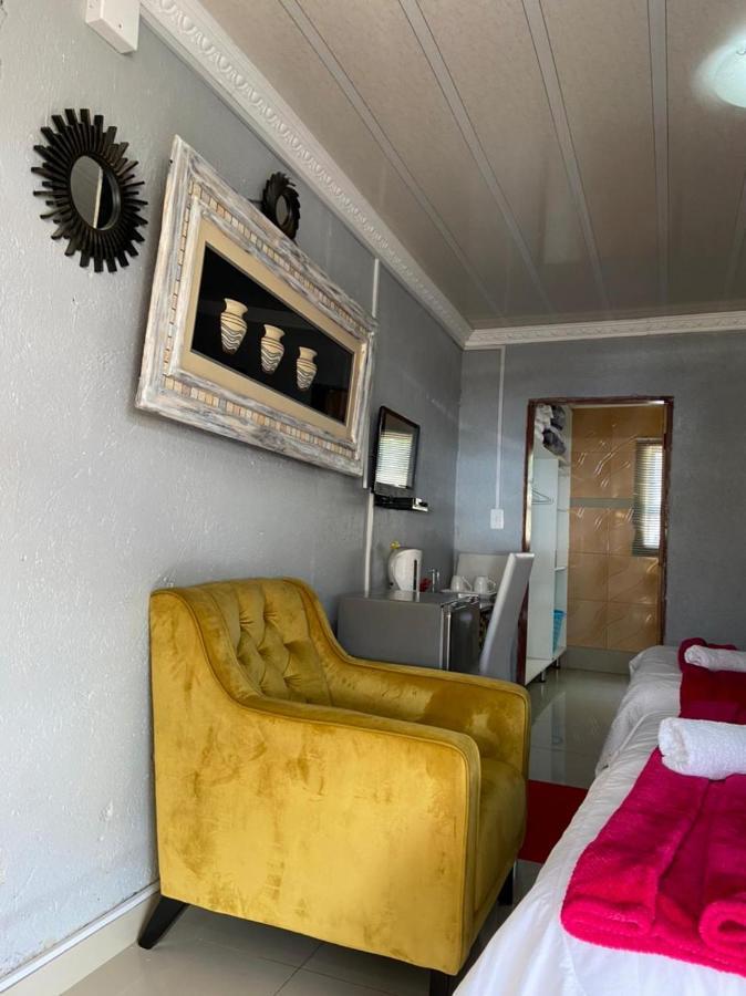 Nsuku Bed And Breakfast Thulamahashi Ngoại thất bức ảnh