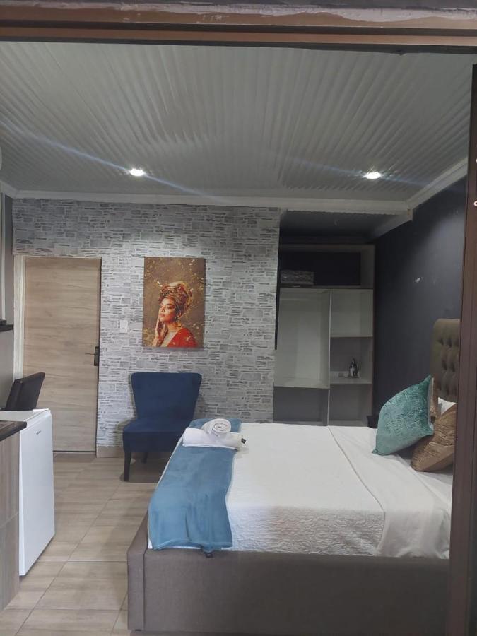 Nsuku Bed And Breakfast Thulamahashi Ngoại thất bức ảnh