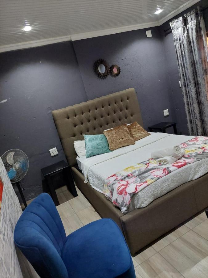 Nsuku Bed And Breakfast Thulamahashi Ngoại thất bức ảnh